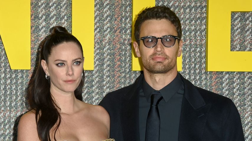 Kaya Scodelario und Theo James, März 2024