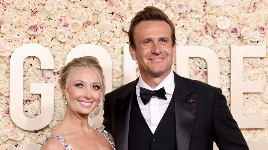 Kayla Radomski und Jason Segel bei den Golden Globes 2024