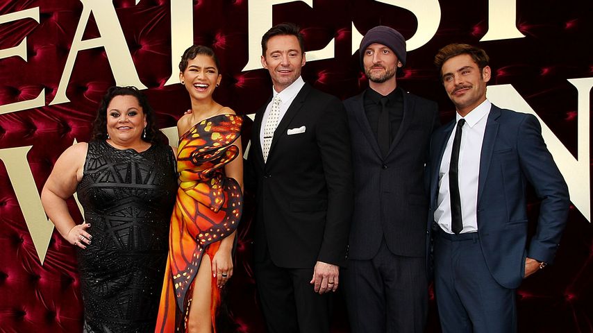Mit Peitsche & Hut: Was machen Hugh Jackman & Zac Efron da?