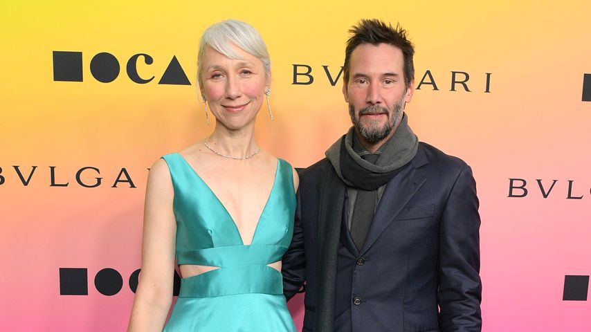 Keanu Reeves und seine Partnerin zeigen sich total verliebt!