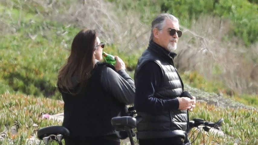 Keely Shaye Smith und Pierce Brosnan in Malibu