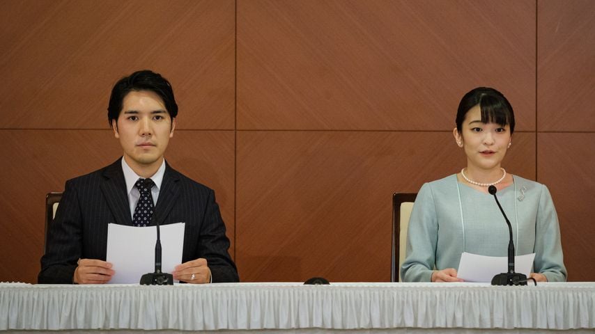 Kei Komuro und Prinzessin Mako bei einer Pressekonferenz nach ihrer Heirat in Japan, Oktober 2021
