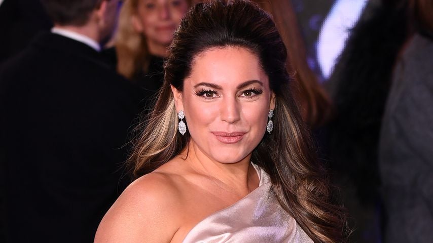 So bleibt Bikini-Model Kelly Brook mit 45 Jahren topfit