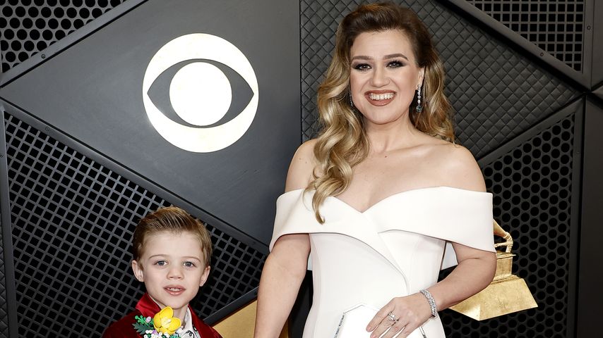 Kelly Clarkson mit ihrem Sohn Remington bei den Grammys