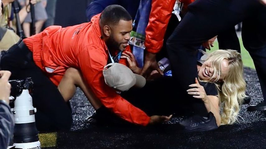 Keine Flitzer-Reue: Nacktes Model beim Super Bowl verhaftet!