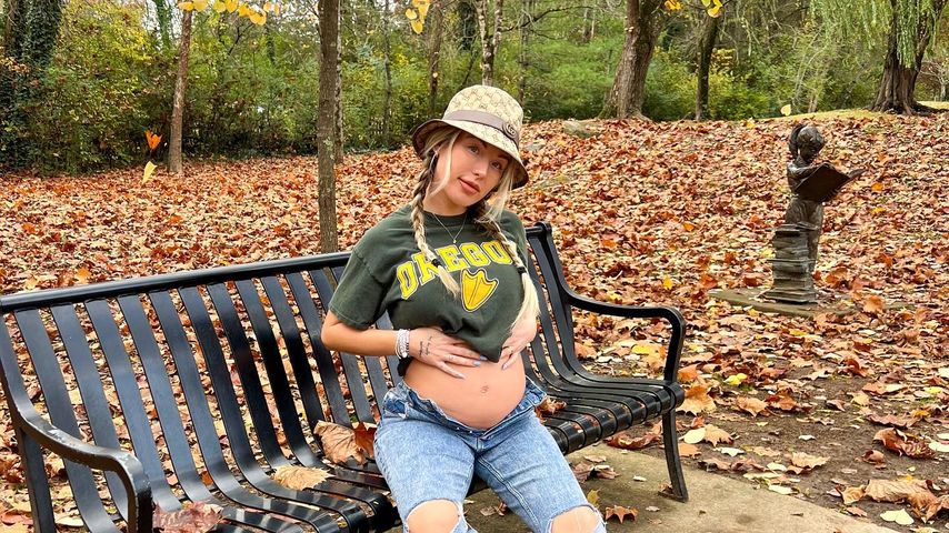 Mit Ultraschallbild: Kelly besucht Spencer Webbs (†22) Grab