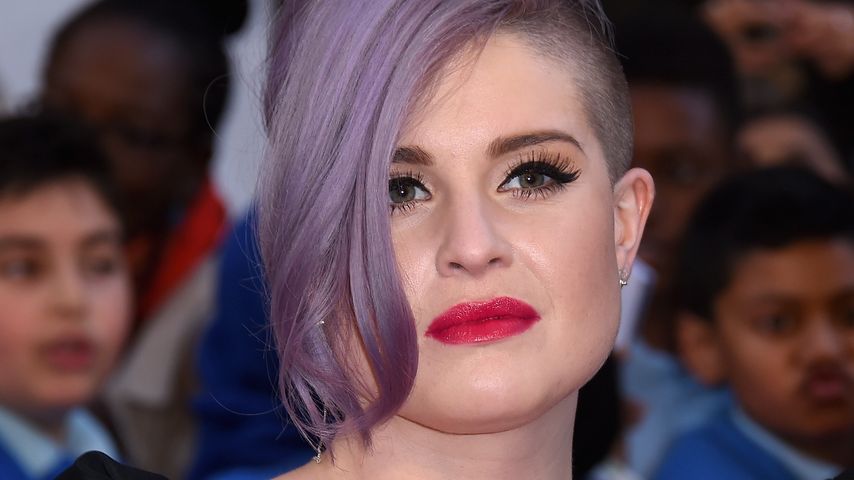 Quetsch-Alarm: Kelly Osbourne stören ihre Baby-Popo-Brüste!