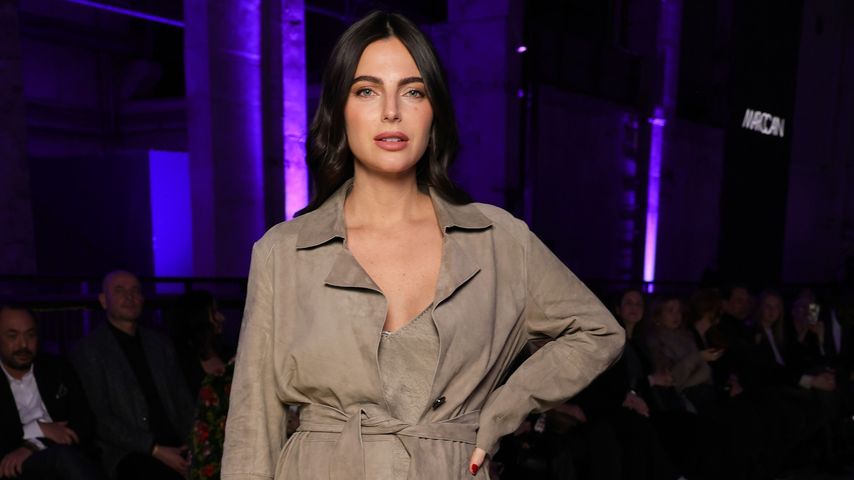 Schwangere Kelly Piquet strahlt auf der Berlin Fashion Week