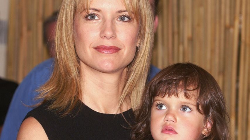 Kelly Preston und ihre Tochter Ella Travolta bei einem Event in L.A. im Juni 2002