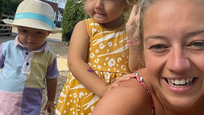Kelsey Parker und ihre beiden Kinder Bodhi und Aurelia, 2023