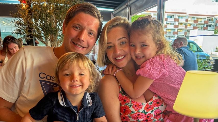 Kelsey Parker mit ihren Kindern und ihrem Partner Will