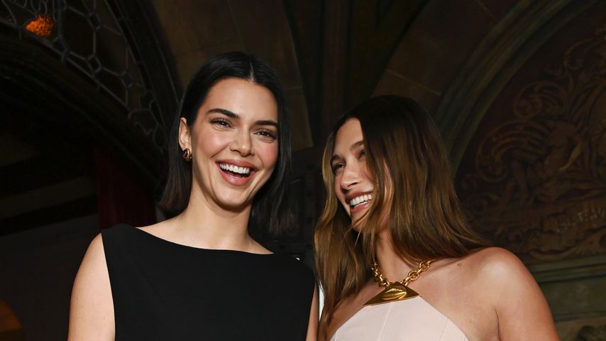Kendall Jenner und Hailey Bieber im Chateau Marmont im März 2025 in Los Angeles
