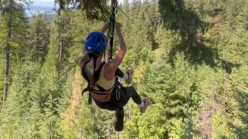 Kendall Jenner im Sommer 2022 beim Ziplining
