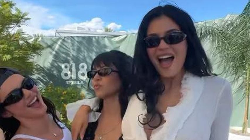 So lässig rocken die Kardashian-Jenner-Schwestern Coachella