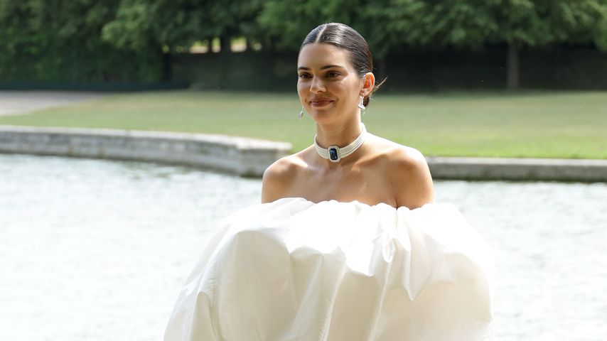 "Windel": Netz lacht über Kendall Jenners Laufsteg-Outfit
