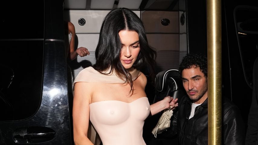 Met Gala: Kendall Jenner stiehlt Show mit Fake-Nippel-Dress