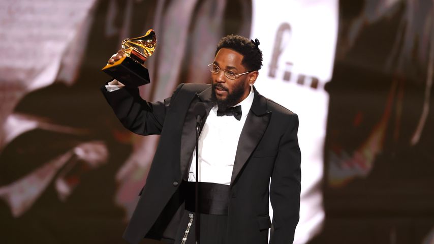 Kendrick Lamar nimmt bei den 68. Grammy Awards in Los Angeles den Preis für Best Rap Album für "Gnx" entgegen.