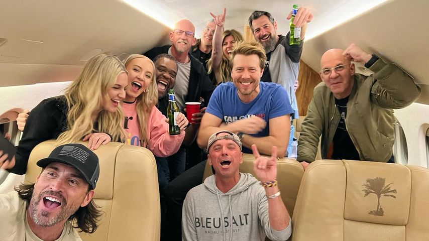 Kenny Chesney mit seiner Tour-Crew, 2023