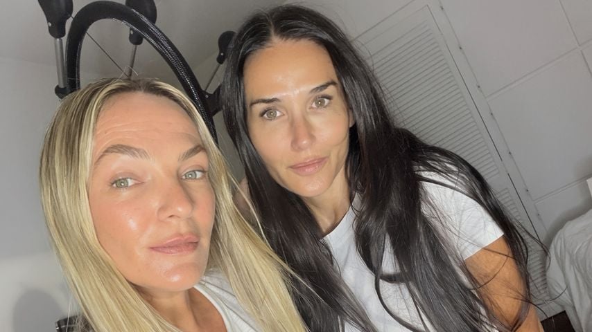 Keren Bartov und Demi Moore posieren