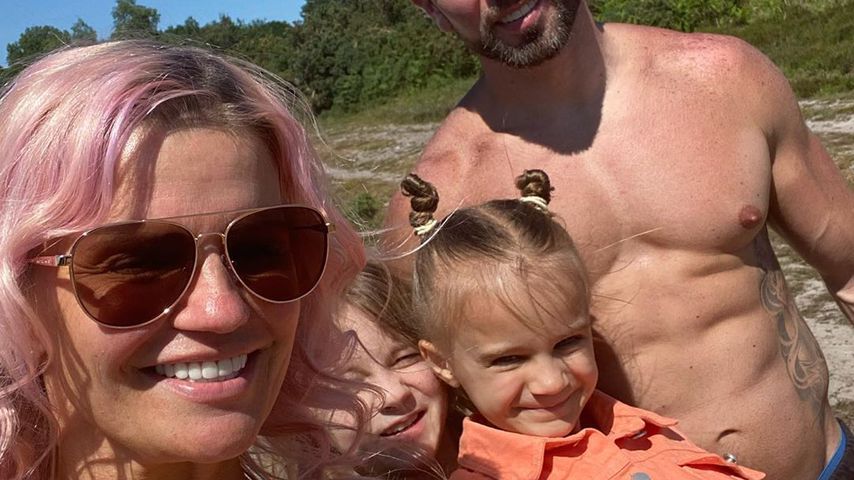 Kerry Katona mit Freund Ryan Mahoney und ihren Kindern