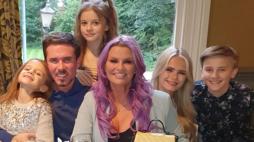 Kerry Katona mit ihrem Verlobten Ryan Mahoney und ihren Kindern