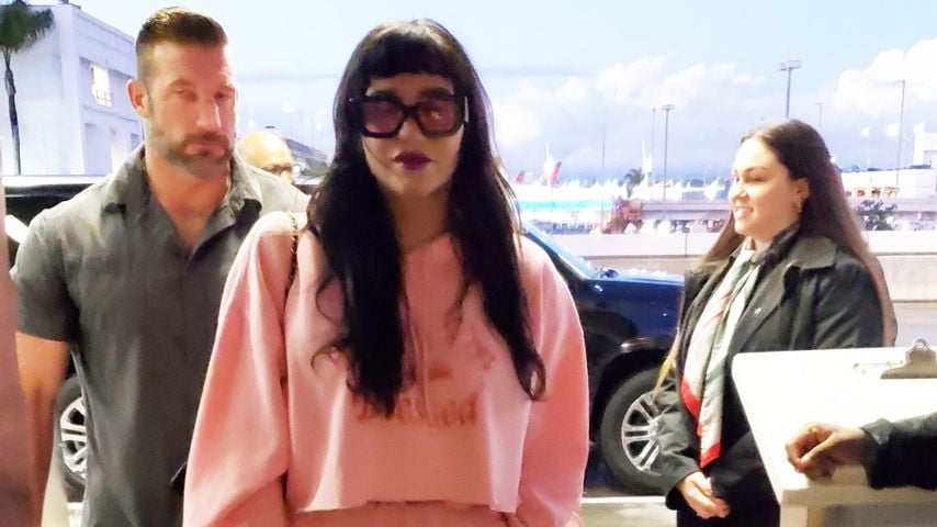 Fast inkognito: Kesha im XXL-Jogginganzug kaum zu erkennen