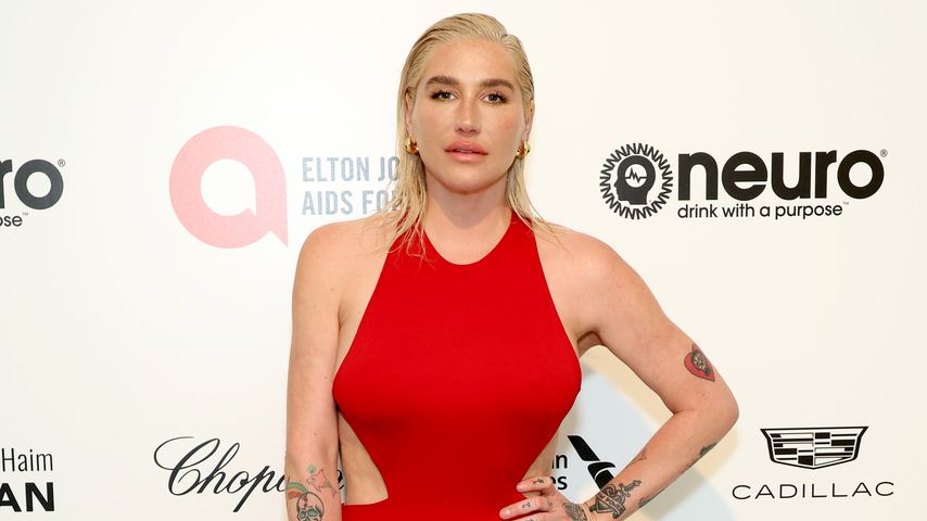 Top oder Flop? Kesha posiert in Jogginghose und Korsett