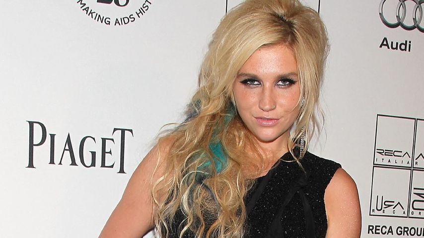 Ke$ha auf Vibe-Cover: Nackt unterm Spitzenkleid!