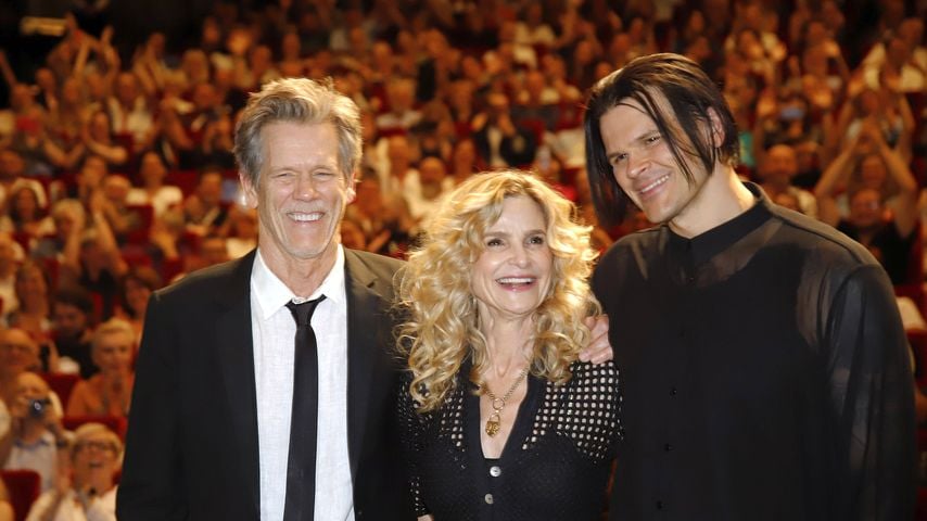 Kevin Bacon und Kyra begeistern mit Sohn Travis auf Premiere