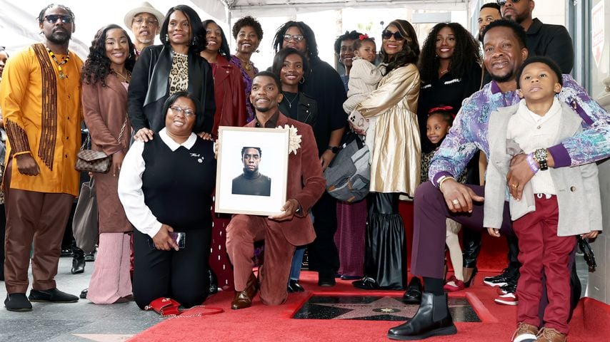 Die Familie von Chadwick Boseman bei der Verleihung des Sterns auf dem Walk of Fame, November 2025