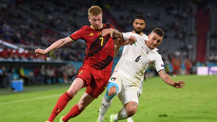 Kevin de Bruyne im Zweikampf mit Marco Verratti