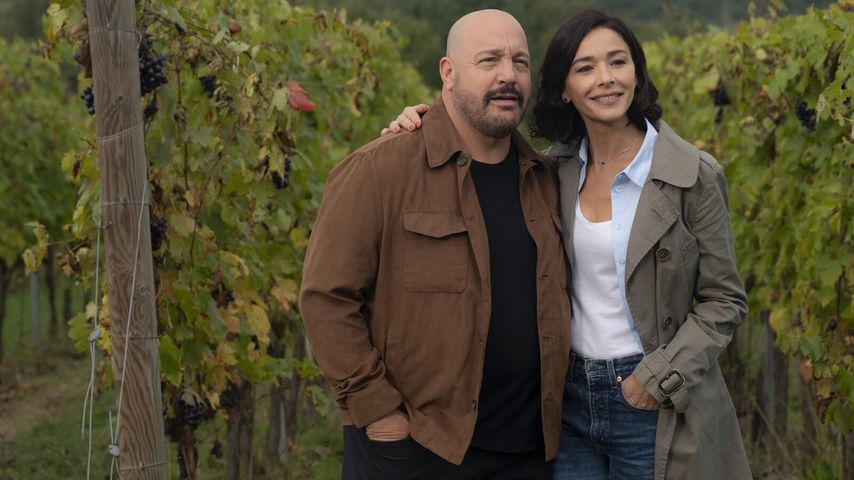 Kevin James und Nicole Grimaudo in "SOLO MIO", 2026