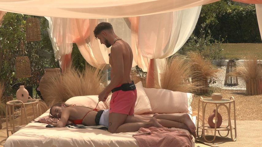 Nach Lästerei: "Make Love, Fake Love"-Kevin verwöhnt Karina