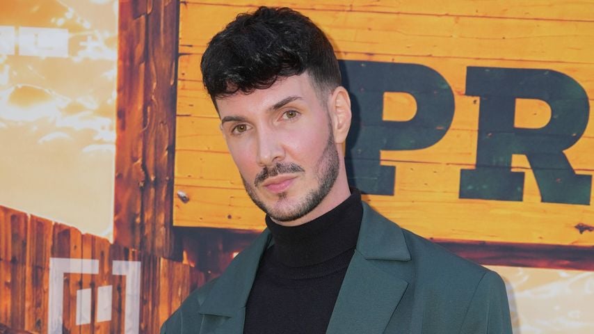 Kevin Schäfer bei der Premiere von "Der Promihof" auf dem Gertrudenhof in Hürth