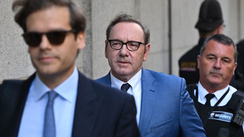 Kevin Spacey soll einen schlafenden Mann missbraucht haben!
