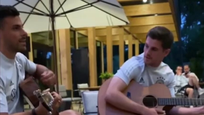 Die DFB-Kicker Kevin Volland und Jonas Hofmann