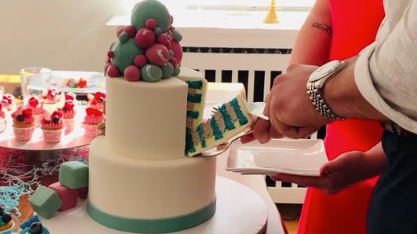 Kevin Yanik erfährt das Babygeschlecht