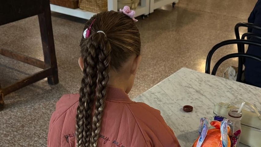 Gigi Hadids Tochter Khai Malik mit Flechtfrisur