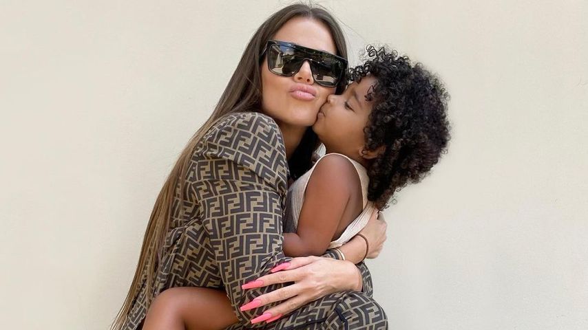Khloé Kardashian und Tochter True im Juni 2021
