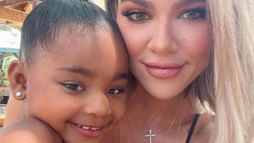 Khloé Kardashian und ihre Tochter True Thompson im Juni 2022