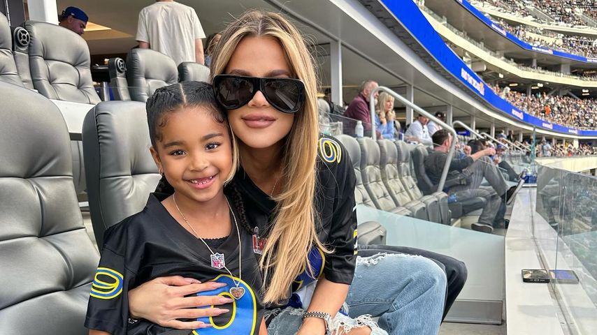 Khloé Kardashians Tochter True erlebt erstes Football-Spiel!