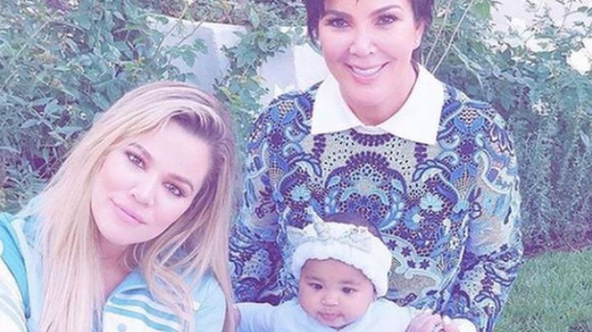 So süß gratulieren die Kardashians Baby True zum Geburtstag