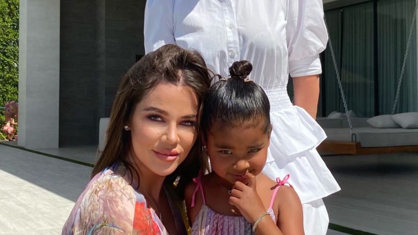 Khloé Kardashian mit Tochter True und Mama Kris Jenner