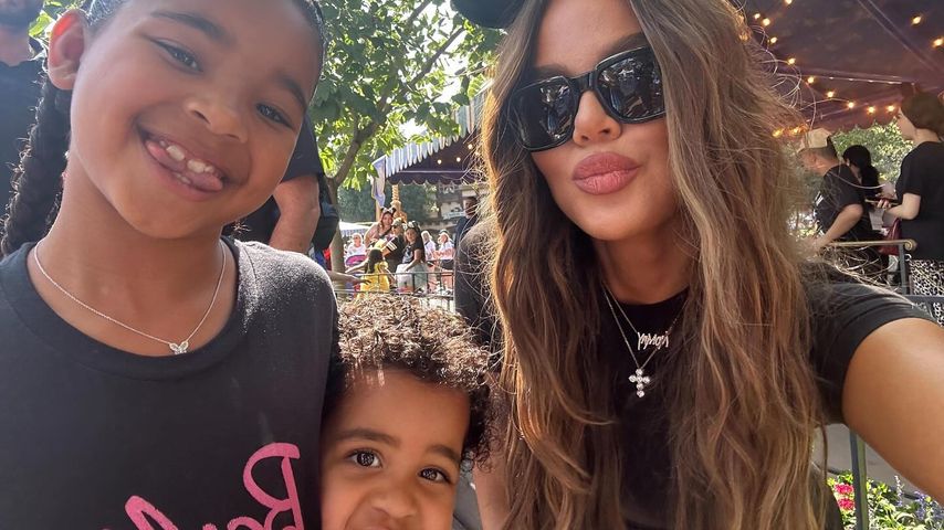 Khloé Kardashian teilt festliche Tanzparty mit ihren Kids