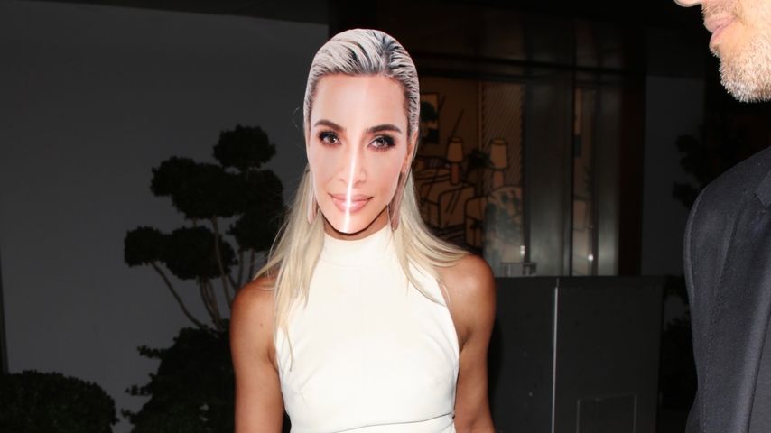 Khloé Kardashian kommt mit Kim-Maske zur Geburtstagsparty
