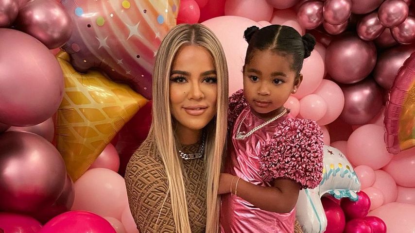 Khloé Kardashian und True Thompson im November 2021