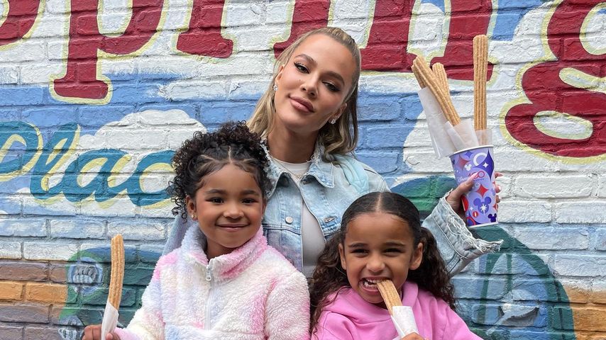 Khloé Kardashian mit den Kardashian-Kindern im Disneyland, April 2023