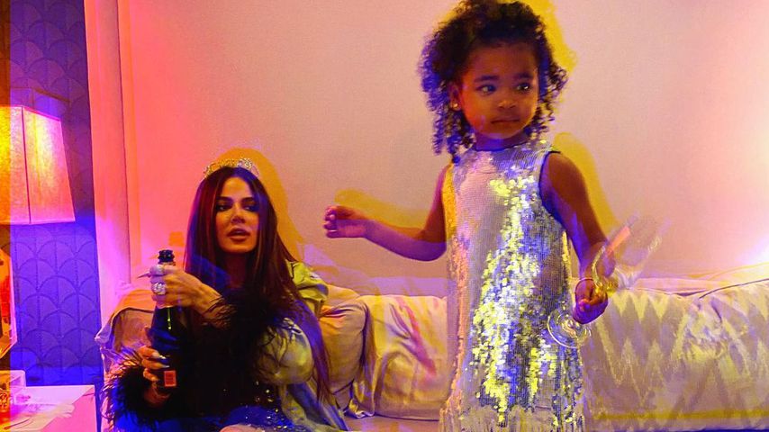 Khloé Kardashian und Töchterchen True, 2020