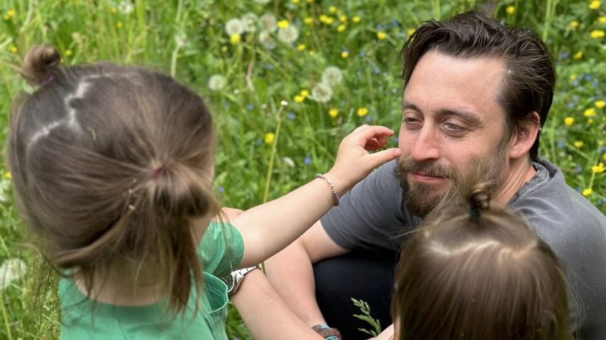 Kieran Culkin mit seiner Tochter und seinem Sohn