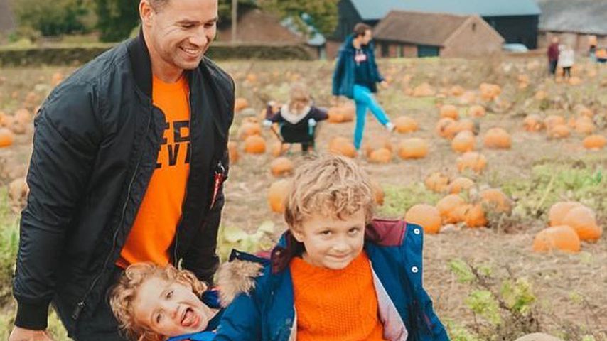 Kieran Hayler mit seinen Kindern Bunny und Jett, Oktober 2019